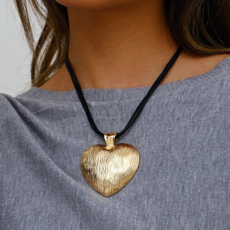 Womens Minimalist Trendy Geometric Hollow-out Heart Clavicle Necklace