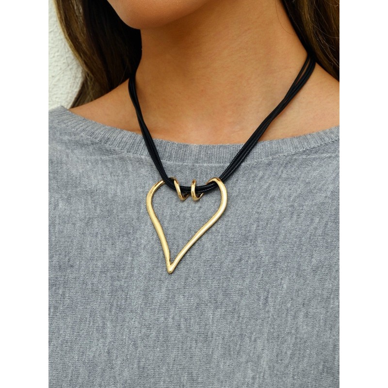 Womens Minimalist Trendy Geometric Hollow-out Heart Clavicle Necklace