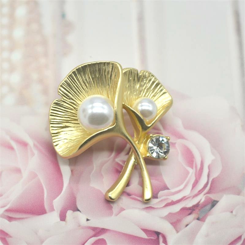 Gold Ginkgo Leaf Brooch