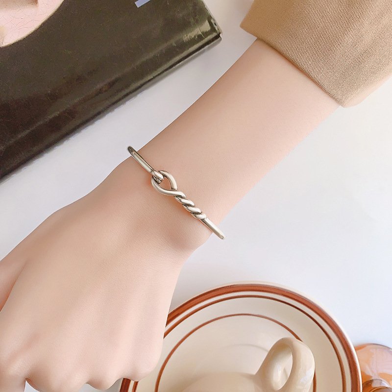 Knotted Bracelet Hollow-out Wrapped Design Simple And Stylish Versatile