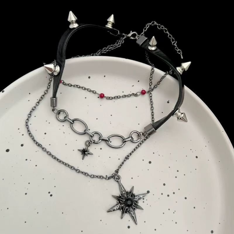 Dark Glittering Star Pendant Rivet Leather Necklace
