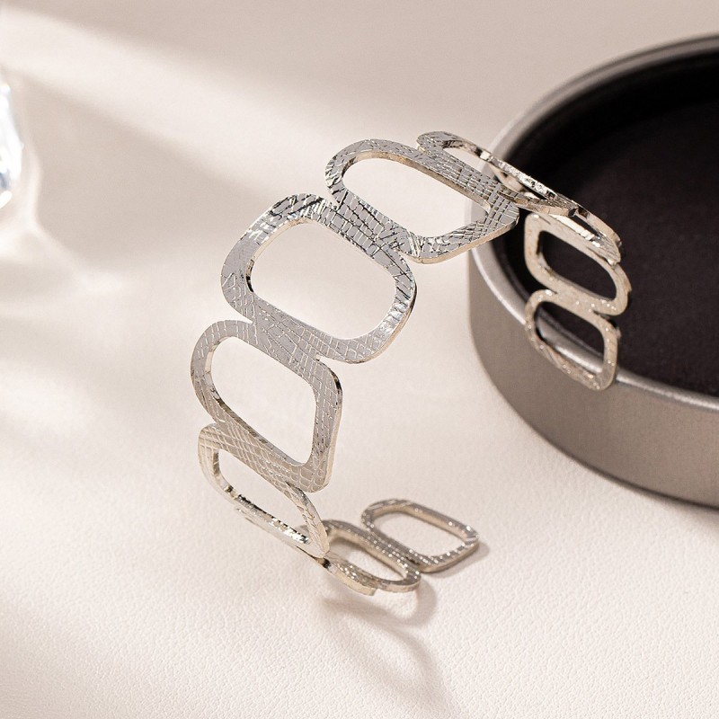 Women's All-Match Fashionable Square And Round Hollow-Out Bracelet
