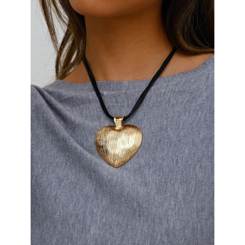 Womens Minimalist Trendy Geometric Hollow-out Heart Clavicle Necklace